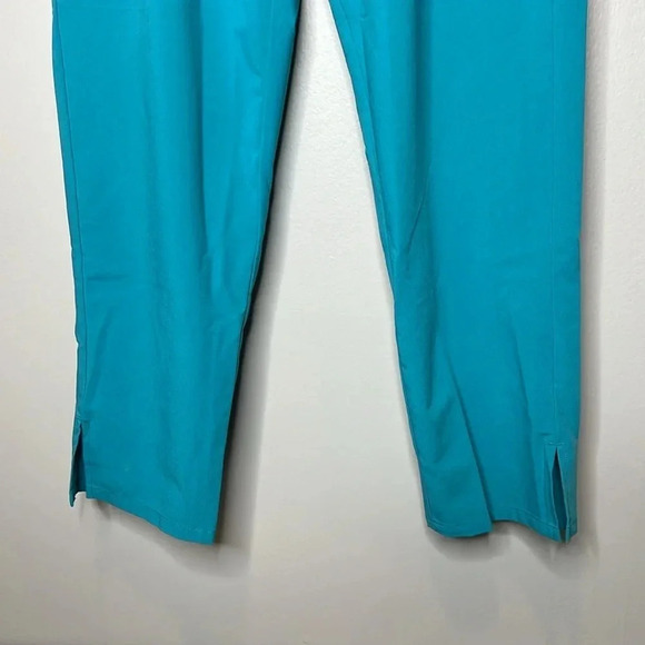 Care and Wear Women's Teal Scrub Set Flexible Material and Lots of Pockets - Picture 9 of 15
